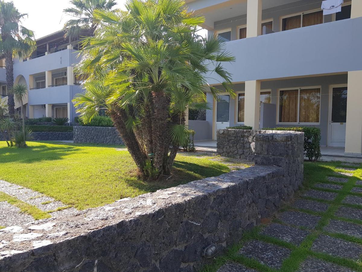 Asteraki Aparthotel Gouvia Dış mekan fotoğraf